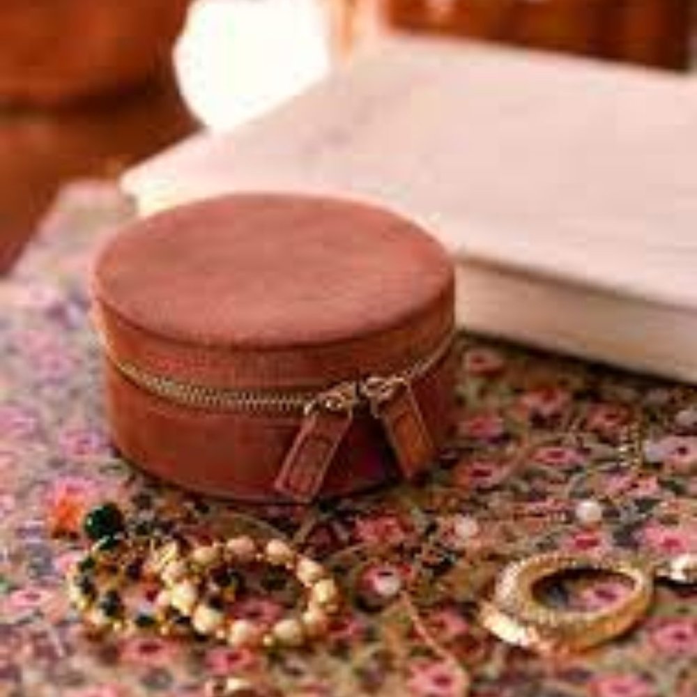 Sezane Velour Jewelry Box in Blush